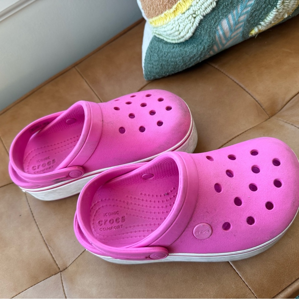 Crocs Kids' Classic Clogs in Pink Platforms